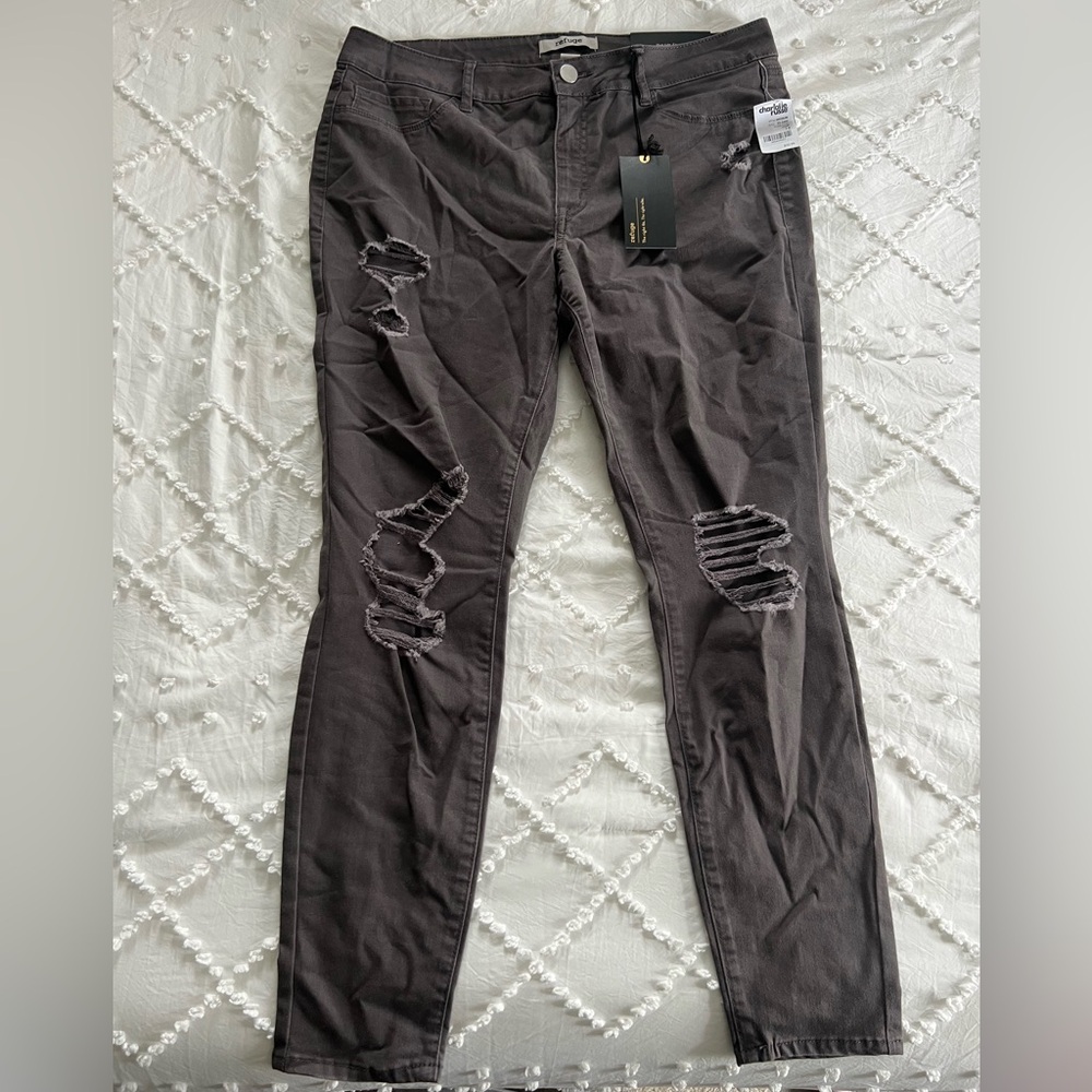 refuge NWT Charcoal Gray Distressed Skinny Jeans